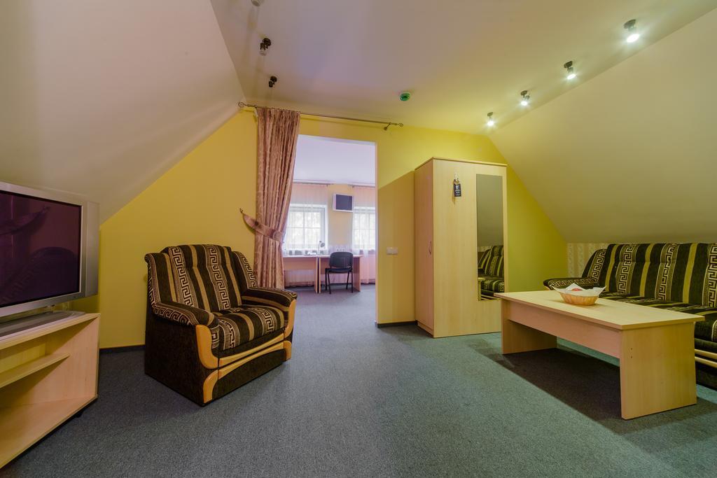 Hotel - Bar Grafaite Шяуляй Экстерьер фото