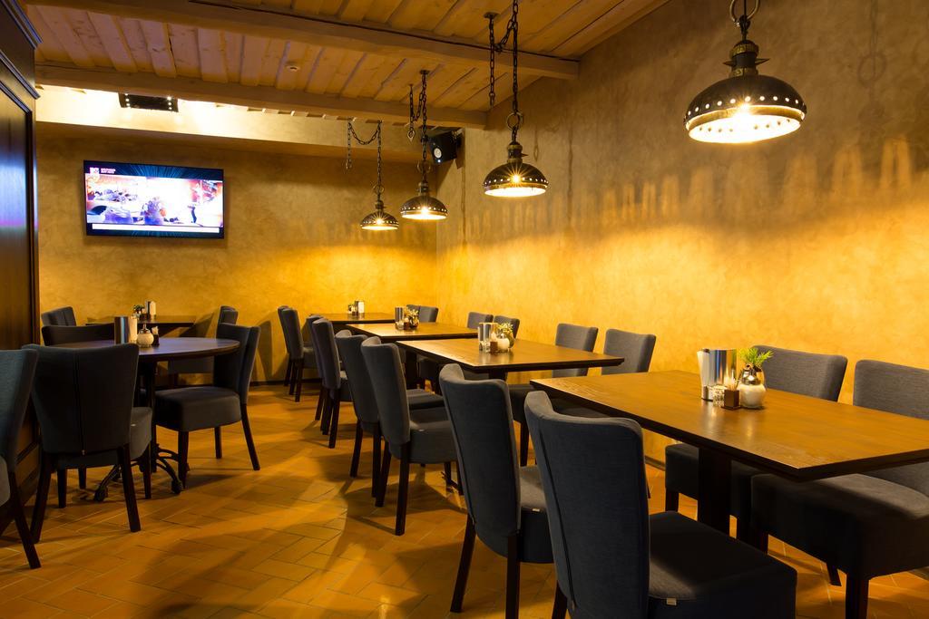Hotel - Bar Grafaite Шяуляй Экстерьер фото